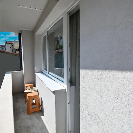 Modern Escape *